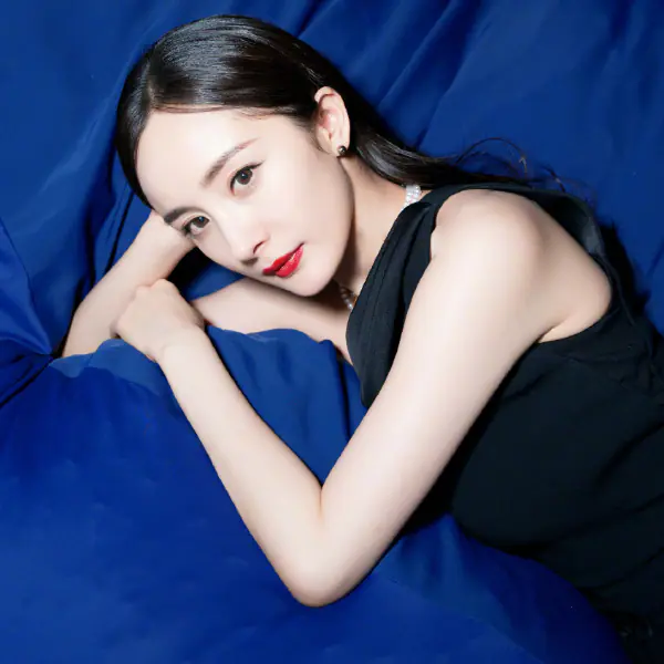 【明星也會醜】瀏海真的好重要！剪了妹妹頭的楊冪為何老十歲？原來問題出在這！