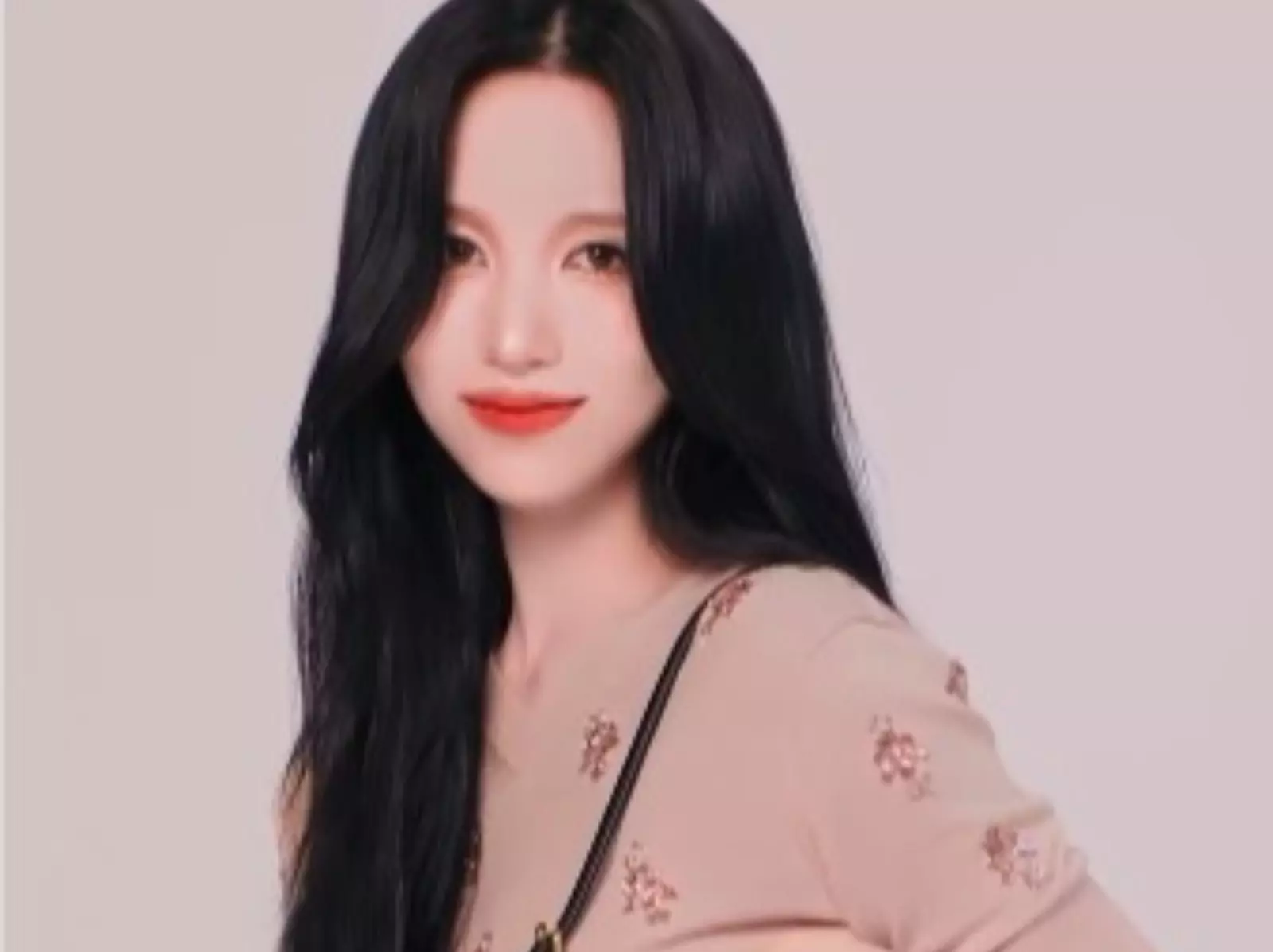 TWICE Mina 成為 Fendi 新任品牌日本形象大使！身高 163 公分 3 大街頭酷妹穿搭你必看！