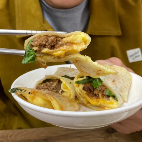 【吃貨出任務】蛋餅裡面居然包了滷肉？！編輯的早午餐口袋名單大公開，古亭必吃美食看這篇！