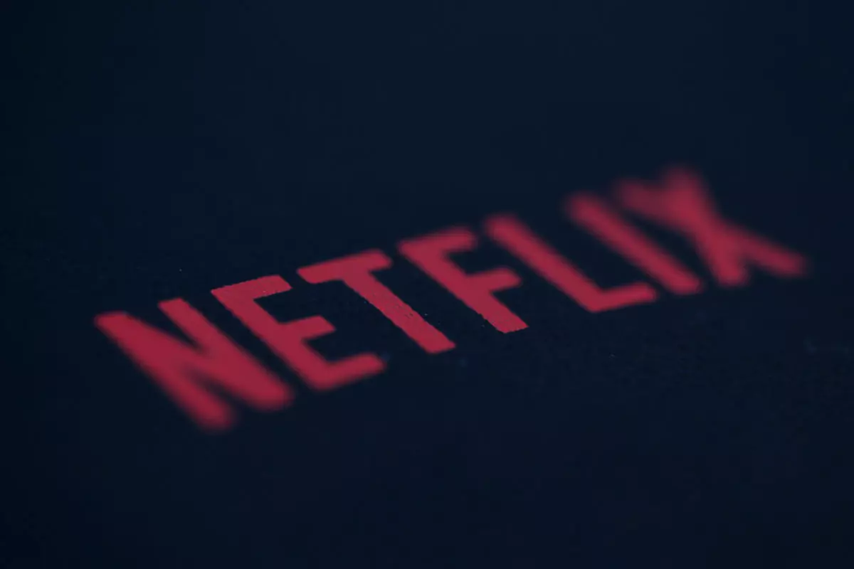 消費者哭哭！NETFLIX 將嚴格限制帳號共享，就要你乖乖掏腰包啦！
