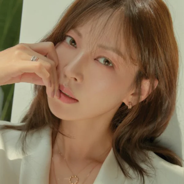 還記得《順風婦產科》喬妹的姊姊素妍嗎？40 歲的她現在竟然長這樣⋯怎麼辦到的？