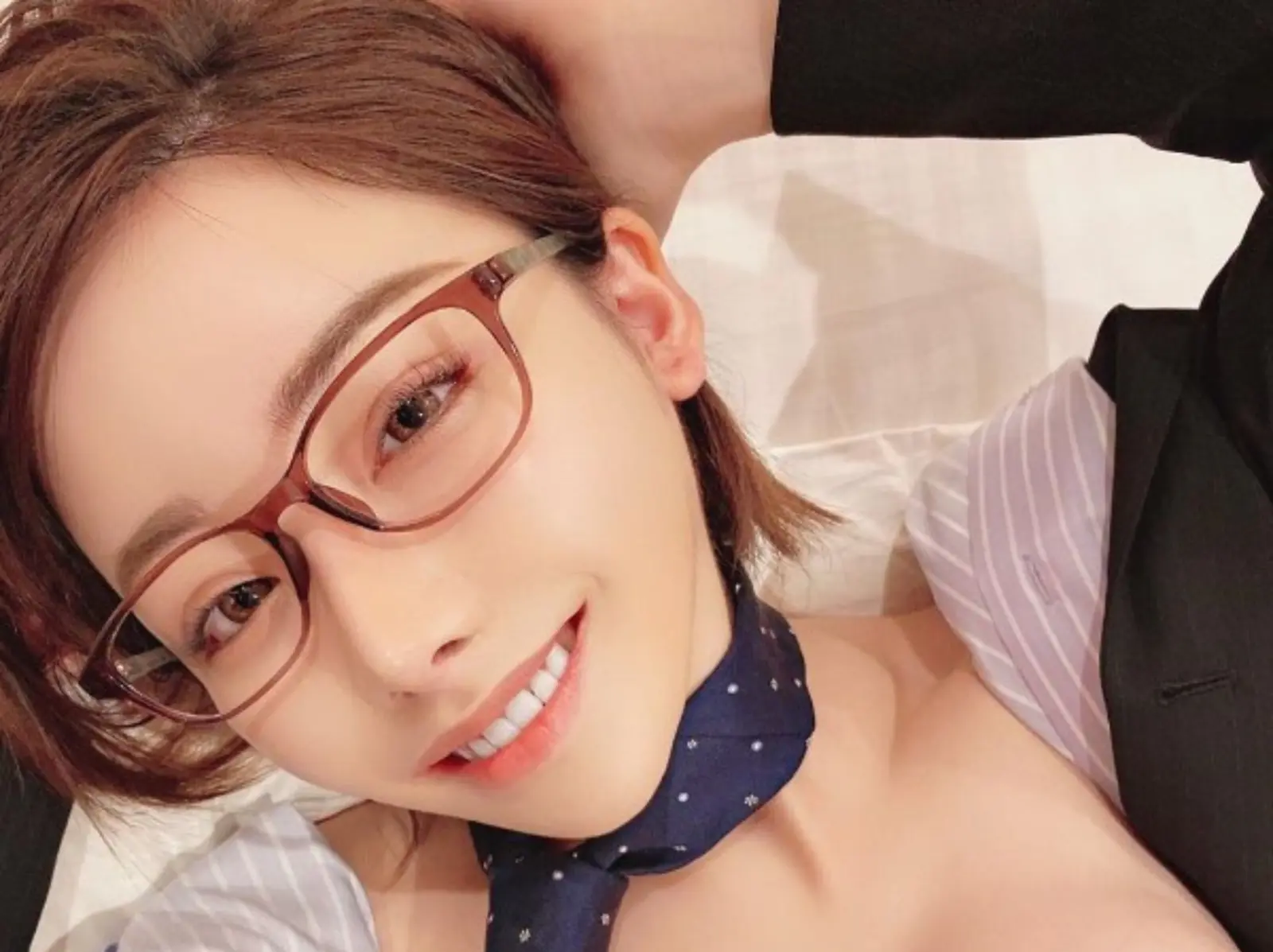深田詠美確定登台！盤點 5 款她的短髮造型，勾個耳後讓男人燃起慾火！