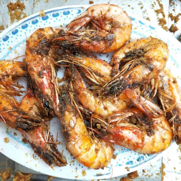 高雄人大推的綠豆沙、炸蟹腳再也吃不到了？別難過，這 5 家勞工夜市排隊夯店改到「這裡」吃！