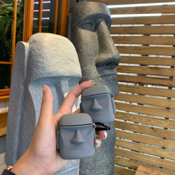 幫 AirPods 找可愛新家！韓國「摩艾石像」收納盒，網友：都想為了盒子買耳機啦！