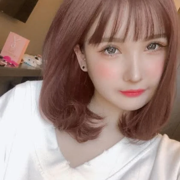 爸爸一句「你的長相會帶來不幸」！日少女狂噴 400 萬「變身芭比」：差點死在手術台！