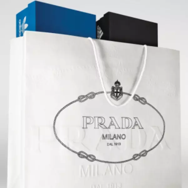 Prada x adidas 正式釋出「精品球鞋聯名」！網友揭曉高清幻想，高喊「這雙我可以！」