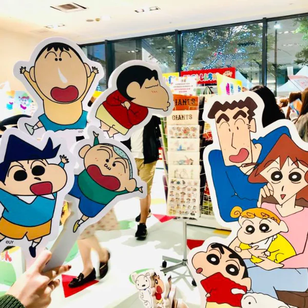 「蠟筆小新快閃店」強勢回歸！《冰雪奇緣》、《卡娜赫拉的小動物》也來搶錢，粉絲：「荷包已哭呦」