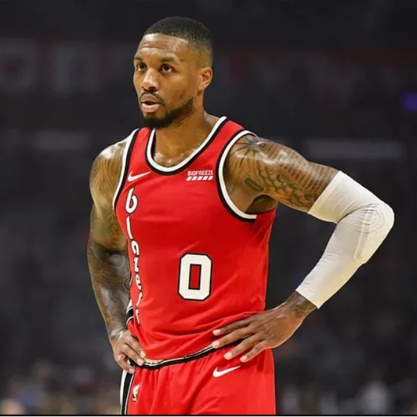 Harden 到底有多難守？Lillard 忍不住抱怨：你根本不想碰到他，但他還是有辦法賺到犯規⋯