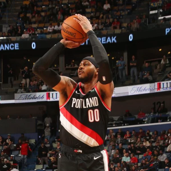 NBA 速報／開賽不到 2 分鐘就砍三分！Melo 睽違 376 天回歸 NBA，透露他選「00」背號的真正原因