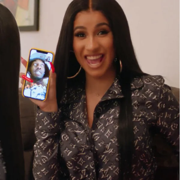 Cardi B 嗆辣接受 73 道提問，無厘頭回應愛老公 Offset「比我的屁股還要大」！