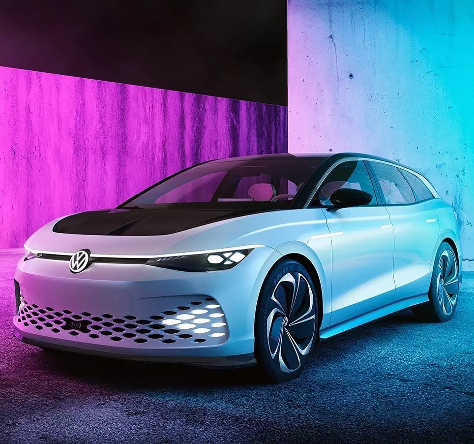 未來車上路！福斯推出電動車 Space Vizzion，揭開新時代旅行車的序幕！
