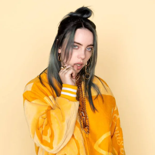 回答所有私密問題！Billie Eilish 宣告現在 100% 單身，「人生第一次覺得不需要男友」！
