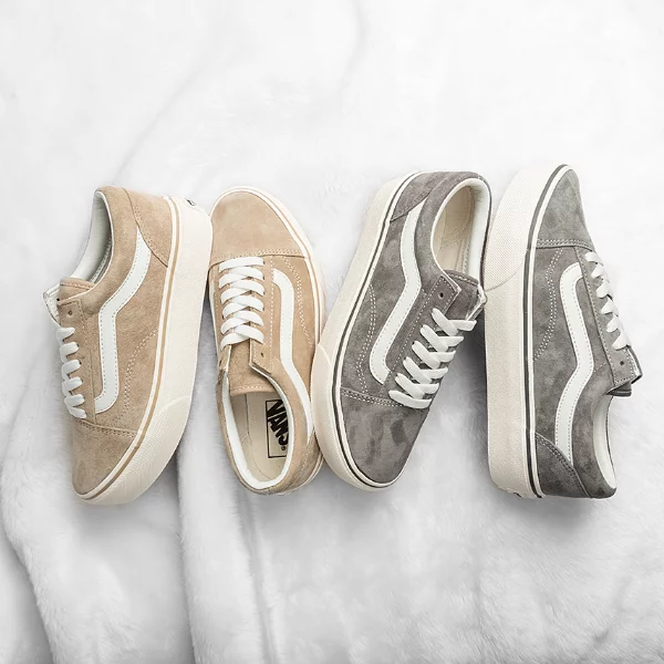 甭找代購台灣就有 ！超美「厚底霧色絨布」Vans 價格也超佛～