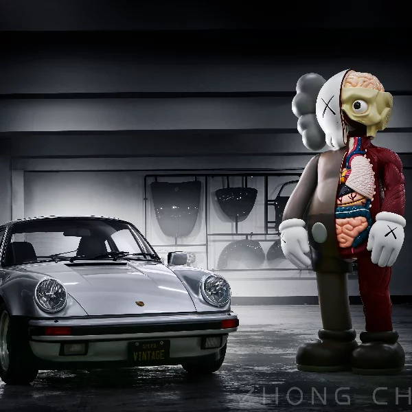 車迷、潮流迷們齊膜拜！「中誠秋季拍賣會」將驚見首次亮相的 KAWS 與多款保時捷古董，網友：「瘋掉⋯」