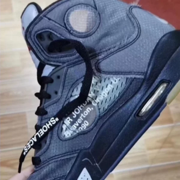 大魔王位置換人坐？Virgil Abloh 帶來這雙霸氣外露的 Off-White x Air Jordan 5 絕對不容小覷