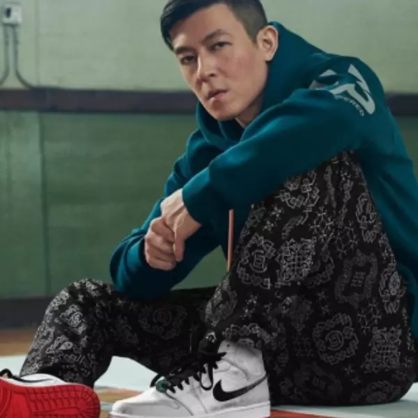 真的是 2019 年底最後一雙！陳冠希、Off-White、Yeezy 球鞋大戰開打，鞋迷：「12 月要吃土了！」