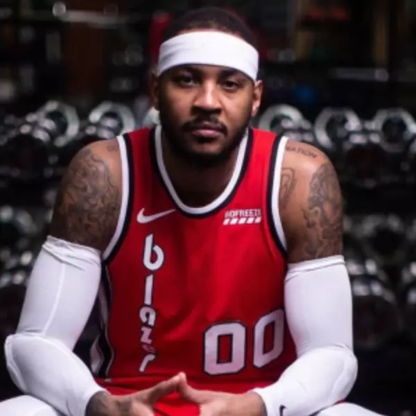 Carmelo Anthony 獲得「保障合約」！全靠這三雙 AJ 再現名人堂球技，球迷「這個瓜很甜啊！」
