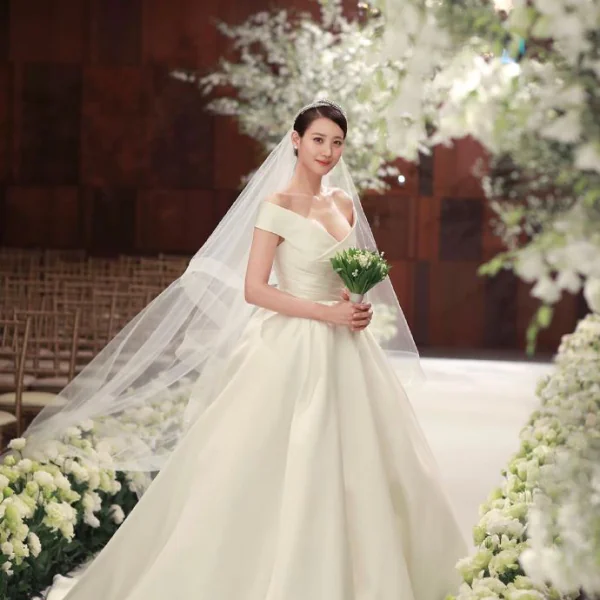 娜吉妮升格人妻！《怪獸與葛林戴華德的罪行》金秀賢結婚了，還曾演《復聯 2》趙海倫！