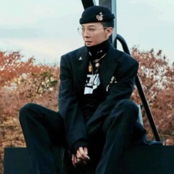 戴珍珠項鍊、塗指甲油很娘？GD、A$AP Rocky、吳亦凡前衛「女裝細節」，你還不跟上？