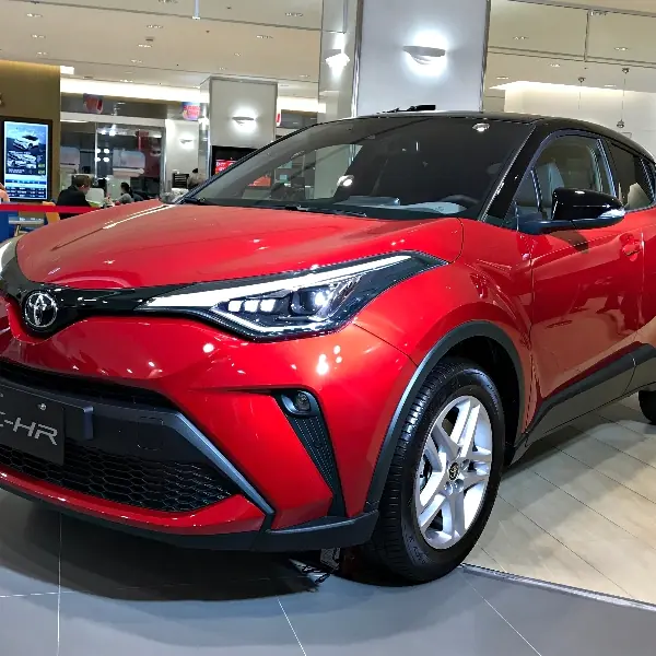 【老 J 推車】帥又安全的車界暖男！TOYOTA C-HR 全新改款登場，跨界跑旅不到百萬 CP 值超高！