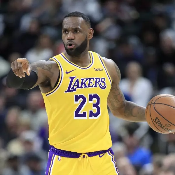 爭議四起！《ESPN》評選近 10 年 NBA 最佳 5 人名單，球迷抨擊：請問 Kawhi 跑去哪裡了？