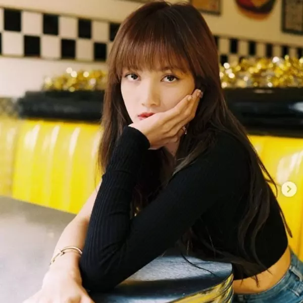 餐廳老闆竟高價拍賣 BLACKPINK LISA 原味餐具，還要「去廁所撿毛髮驗 DNA」！