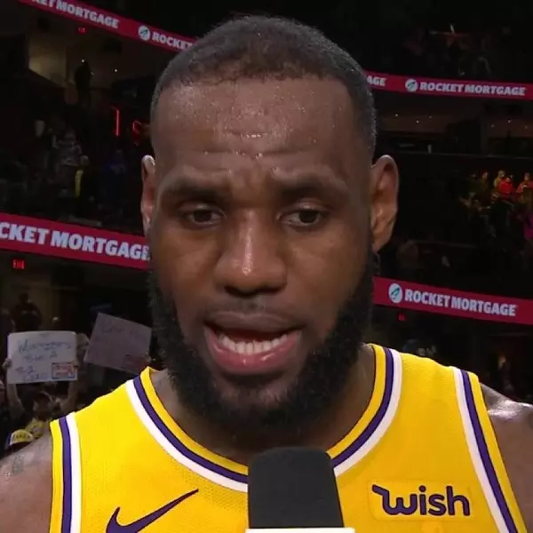 與 KAWHI 成明顯對比？被問為何帶病比賽，詹皇一番話令人感動