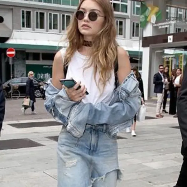 現在超火的解構、破褲⋯都是跟風它！蔡依林、Gigi Hadid 都穿到爆的 R13 還不認識真的別說你潮！