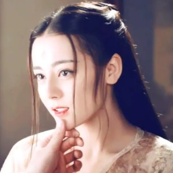 氣質 PK 撫媚！《三生三世枕上書》迪麗熱巴、《上新了故宮》Angelababy 誰才是正港「古裝女神」？