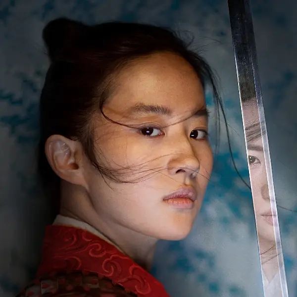 迪士尼真人版《花木蘭》曝光最新角色海報，「中國皇帝」李連杰、甄子丹巨星陣容！