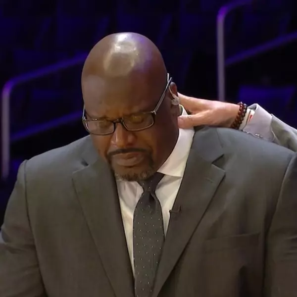 就像失去親兄弟！俠客歐尼爾談到 Kobe 當場激動落淚：我再也無法聽到他開我冠軍數量的玩笑了⋯
