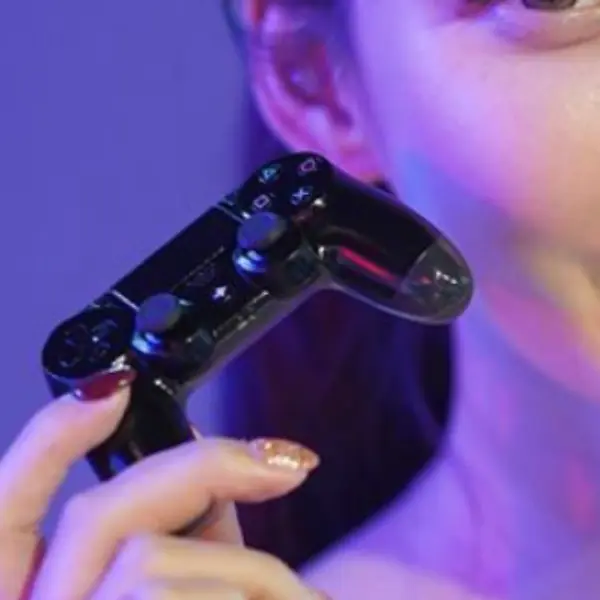 我還不買爆！PlayStation 造型搖桿「DS4 悠遊卡」開放預購，網友：「拜託！別連這個也要炒價！」