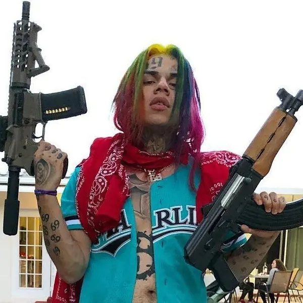 出獄後會更慘？！6ix9ine 不僅要怕被仇家報復，現在連保鑣也「集體不幹了？」網友：先幫他 R.I.P.⋯