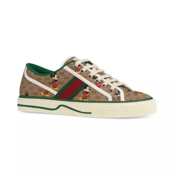 迪士尼聯名沒跟到？這次 Gucci 一連推出 7 雙美鞋，其中這雙滿版「米奇 Q 鞋」肯定要買爆它吧！