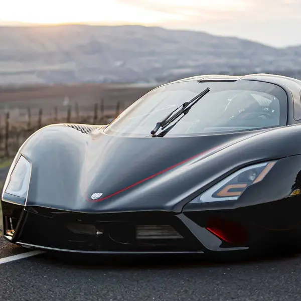 目指 300mph、1750 匹的 SSC Tuatara 量產版終於登場