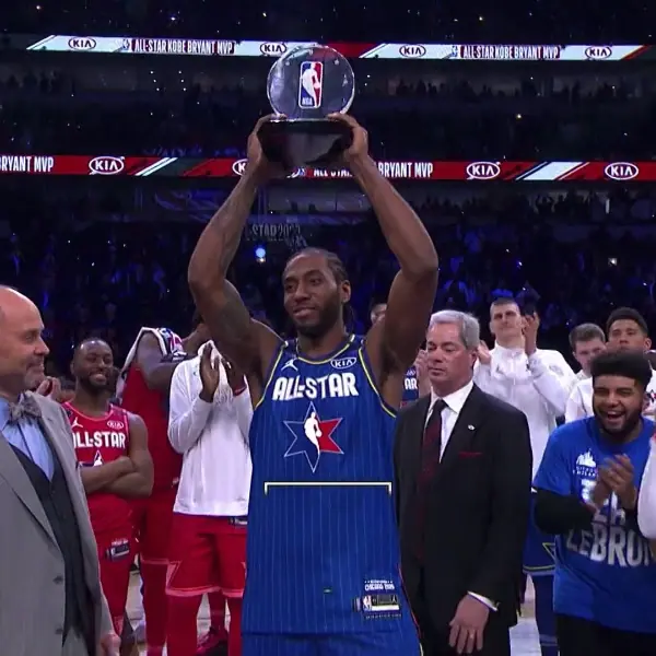 史上最刺激！NBA 全明星賽詹皇隊以 2 分差驚險擊敗字母哥隊，Kawhi Leonard 斬獲 Kobe MVP！