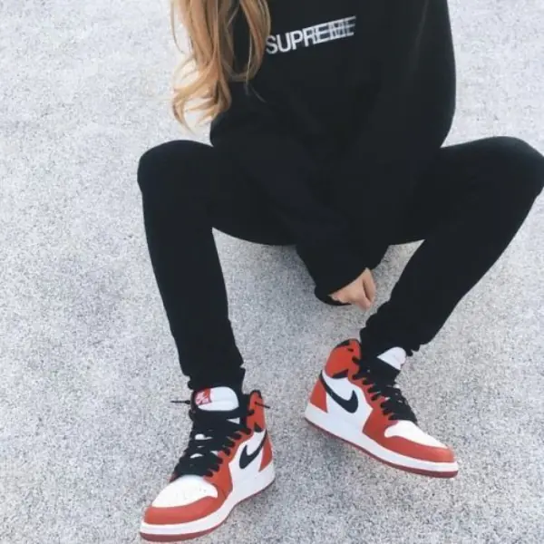女生穿起 AJ 1，男生全都受不了！盤點 4 雙「最適合女生」的 Air Jordan 1，看小姊姊們怎麼穿？