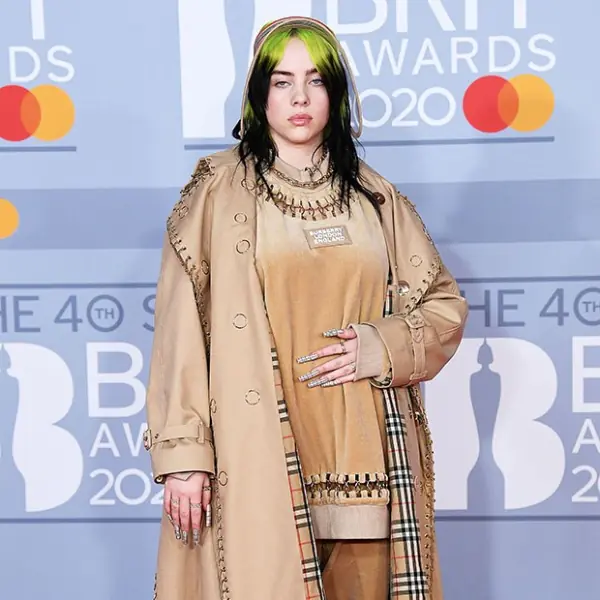 今年最難看的紅毯？Billie Eilish、Lizzo⋯全英音樂獎 「怪奇造型大 PK」竟全登上紅毯前三美？