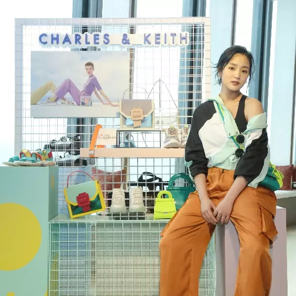 王淨優雅詮釋 CHARLES & KEITH 2020春季翻玩時尚運動風