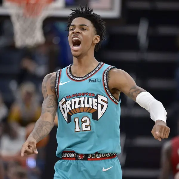 經典還原！超級新人 Ja Morant 重現 Vince Carter「手肘灌籃」，極扯彈跳力讓球迷都跪了！