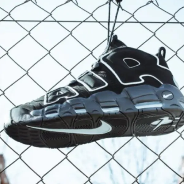 再錯過絕對會哭！「GD 著」Nike Air More Uptempo 黑魂配色確定回歸，鞋迷：我還不備份十雙！
