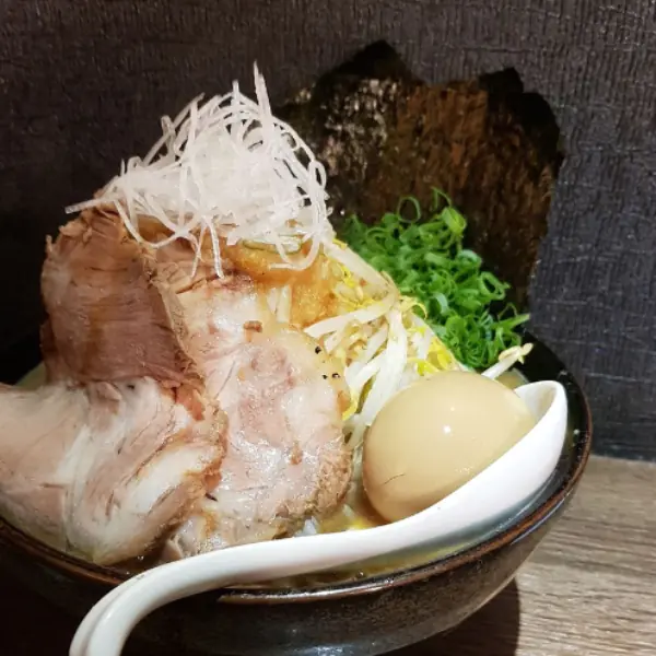 不要只會吃一蘭！台北 8 家拉麵精選，豚骨系、雞白湯、味噌系、油拌麵…你都吃過了嗎？
