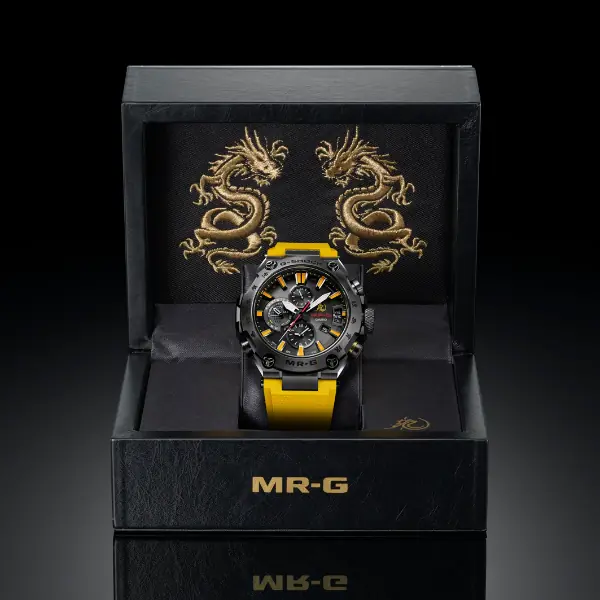 全球限量 300 個！G-SHOCK 推出帥到哭的「李小龍紀念錶款」，網友：聞到炒價的味道了...