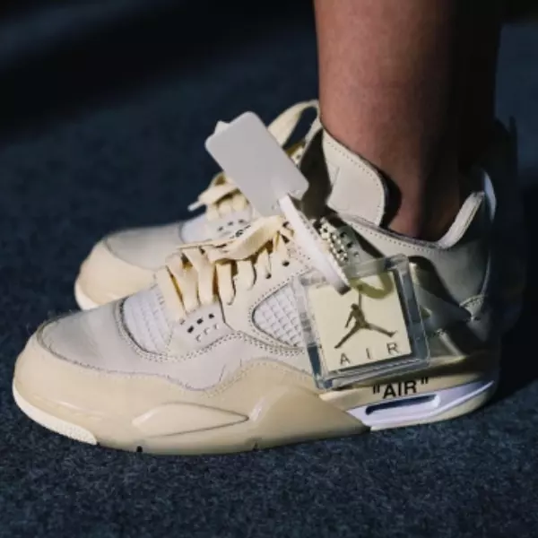 今年即將登陸！巷子內都懂的 Off-White x Air Jordan 4 ，「經典黑紅」及「清新奶茶」你選誰？