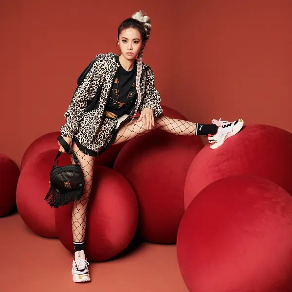 怪美天后蔡依林上腳 PUMA SELECT x CHARLOTTE OLYMPIA 聯名系列 經典復刻好萊塢奢華風格！