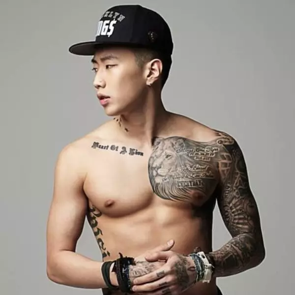 衝突畫面曝光！南韓饒舌歌手 Jay Park 被格鬥選手「甩巴掌」網友：也太衰了吧⋯