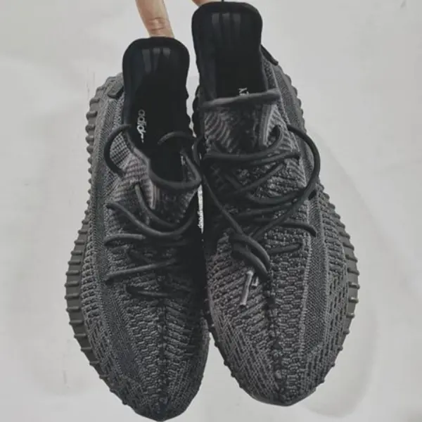 「人人有 YEEZY 」已成真，但到底哪幾雙最值得買？一篇告訴你！