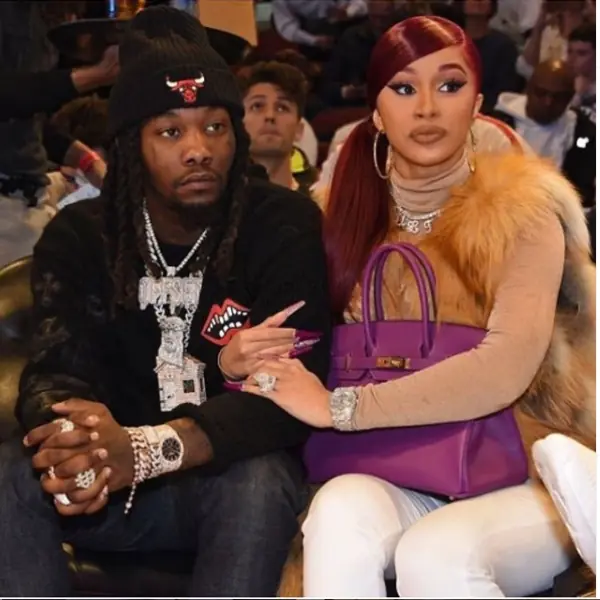 Cardi B 直播力挺中國防疫做得好「他們太厲害強大了，老娘絕不會想去得罪」！
