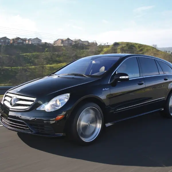 快來挖寶！賓士超稀有 R63 AMG「6 人座高性能 MPV」釋出，700 匹馬力竟只需 100 萬出頭！