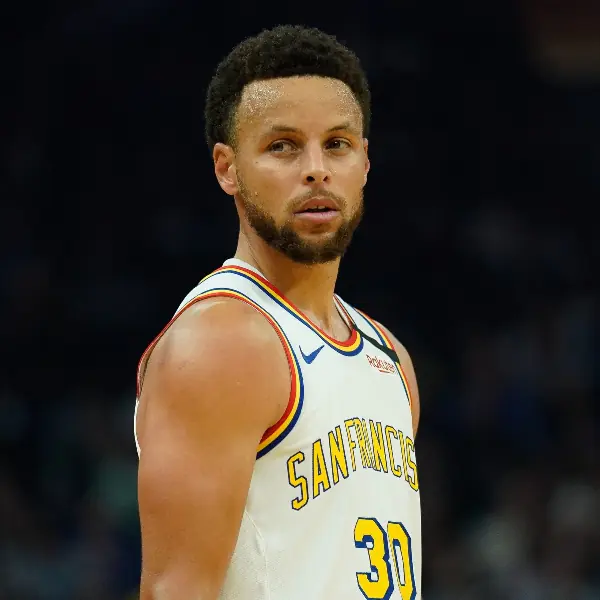 終極二選一！披薩上面到底可不可以加鳳梨？詹皇、Curry 分別這樣回應了⋯